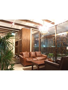 ≪実力派サロンのこだわったカット施術★≫すきばさみを使用せず"ハサミ"だけで作り出すスタイルに圧巻◎