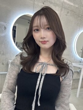 フォンズ(FONS) 透明感グレージュカラー/韓国くびれヘア/薄め前髪/表参道