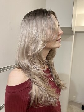 ヴィア(Via) セミロング/レイヤーカット/バレイヤージュ/ブリーチ/ハイライト