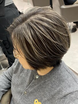 シャルムバイケンジ(Charm.by KENJE) 銀座白髪ぼかしハイライトバレイヤージュブリーチグレージュ白髪