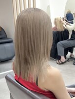 ユウル 横浜(juhl.)&nbsp;ミルクティーベージュブリーチダブルカラー顔まわりレイヤー横浜
