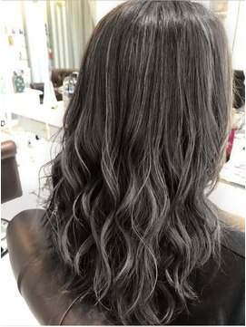 ジェリルクリエイティブヘア (gerile creative hair) モノトーン×ベージュ