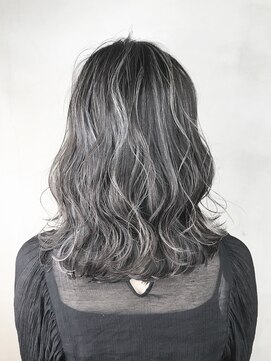 アンダーバーホワイト 鳳店(_WHITE) ☆シルバーグレージュ × ハイライト☆