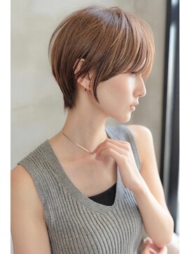 メゾンバイハバナ(maison by HAVANA) 大人かわいいフェザーバングカーキグレージュミディアムウルフ