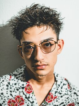 オーシャントーキョーオーバー 渋谷(OCEAN TOKYO OVER) スーツ短髪ツーブロック束感モテるパーママッシュ黒髪スパイキー