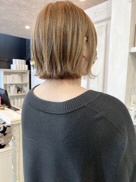 キャアリー(Caary) 福山市美容室Caary20代30代40代大人気ぱつんとボブハイライト