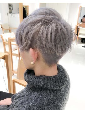 デイズ(days) シルバーカラーツーブロックマッシュショート ブリーチカラー