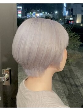 ルプラ ガーデン(le-pla garden) マッシュショート#ホワイトシルバー#ダブルカラー#ブリーチ#豊橋