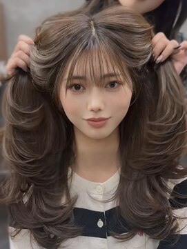 エッセンザ 梅田(ESSENZA) ボリューム感が可愛い♪ レイヤーカット