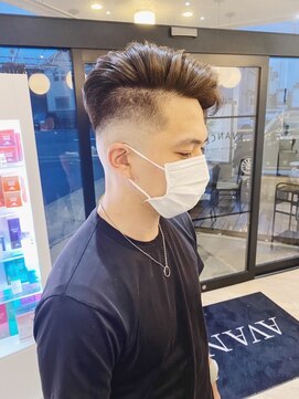 メンズチェレ 金剛店(MEN’s Chere) 20代メンズフェード・スペインカール・ツーブロック