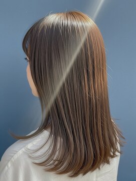 プレイフル(PLAYFUL) 光まで触れにくるツヤ髪