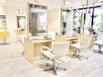 イソラブル(ISOLA-blu)の写真/【黒川駅徒歩1分】ISOLA-bluで、あなたの個性を引き立てるヘアスタイルを体験してみませんか？