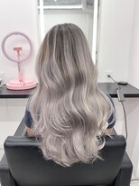 エゴ 池袋(EGO)&nbsp;10代20代30代外国人風バレイヤージュ　ハイライトカラーシルバー