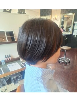 ローレン(LOREM) 暗めカラーショートボフに切り替え中☆10.14