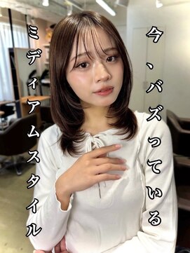 イヴォーク トーキョー(EVOKE TOKYO) レイヤー/ミディアム・ロング/20代/顔周り/ブラウンベージュ