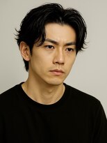 ハレ ヘアサロン(Hale hair salon)&nbsp;Hale刈り上げセンターパートフェザーパーマニュアンスパーマ原宿