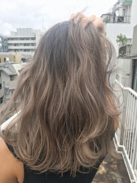 ジーナ(XENA) シルキーアッシュ