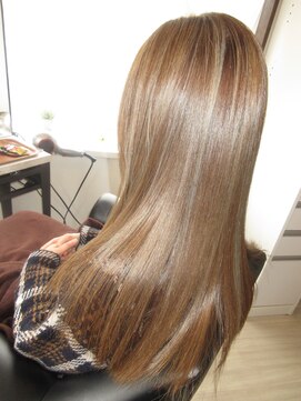 コアフィールフィス(COIFFURE fils) 【M3D見附今町】シルバーベージュ