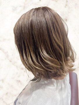 シンリア(ShinLia) 20代30代大人可愛い毛先パーマミルクティアッシュ肩ライン