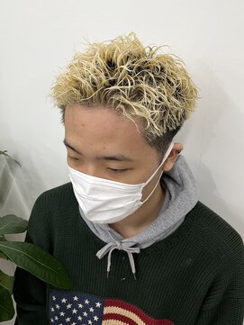 ピープスアンドスー 表参道 渋谷(Peeps&Suu.) メンズカット ツイストスパイラルパーマ ブリーチパーマ