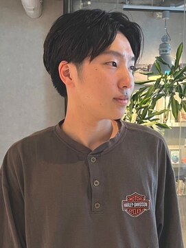 メンズサロン ブロック(Men's Salon bloc) センターパート　爽やか　メンズカット　眉カット　ストレート