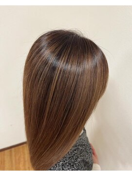 ラプチャー 上小田井(RAPTURE) 似合わせカット白髪ぼかしハイライト