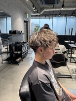 スタッド 松戸(stud. Men‘s)&nbsp;ラウンドマッシュ×ハイライト×波巻きパーマ