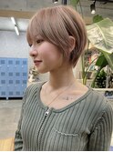 渋谷ブリーチカラーショートカットハイトーンヘーゼルベージュ