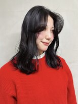 ジーナ 梅田(Zina) 艶髪×暗髪ナチュラルミディアム【Zina梅田】