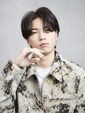 リタバイクロト(LITA by KUROT) 那覇/刈り上げセンターパート/波巻きツイストスパイラル