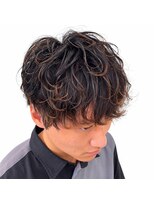 ホワイト(WHITE)&nbsp;マッシュ×シャドウパーマ