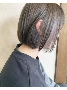 ヘアーデザイン ルシア(Hair Design Lucia) シンプルボブ×インナーシルバーグレー