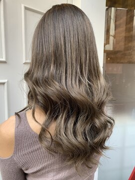 ピンズ(Pins) セピアグレージュ