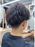 ツイストスパイラルパーマメンズマッシュ刈り上げ 奥東巧真