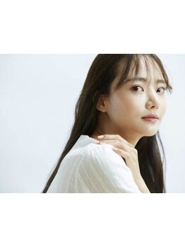 白髪も楽しみたい大人女性へ！白髪を活かしたお洒落カラーに♪髪のお悩み、何でもご相談ください☆