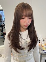 ハチ(HACHI) ブリーチしてできるオリーブブラウンにハッシュレイヤーカット