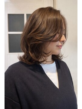 ジゼルアライ(gisele arai) 顔周りくびれレイヤーミディ