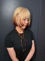 コエル(KOER)&nbsp;58. ミルクティーブロンド/ショート/インナーカラー/艶感