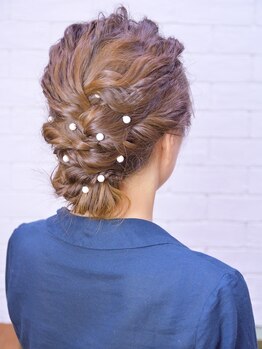 美容室樹蘭子 イオン松山店の写真/特別な1日を彩る…樹蘭子のヘアセット！キープ力も抜群☆お客様の髪の毛を楽しく綺麗に仕上げます♪