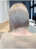 プラチナブロンド_外ハネボブアッシュブラウン_ba269263