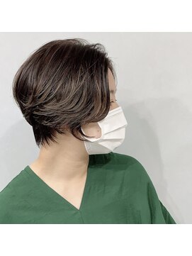 ハク(haku.) 横顔美人！ショートスタイル