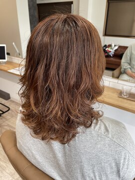 エイチヘアープロダクト(H hair product) ミディアムウルフ×デジタルウェーブ