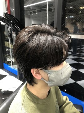 オーシャントーキョー(OCEAN TOKYO) ニュアンスセンターパート(刈り上げツーブロック黒髪パーマ)