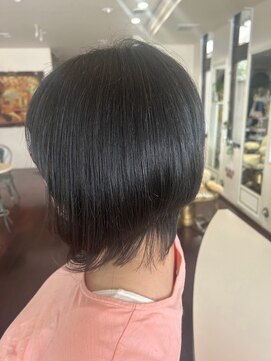 エマニエル(emanuel) 前下がりボブ