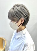 20代30代ダブルカラー透明感グレーアッシュ 丸みショート