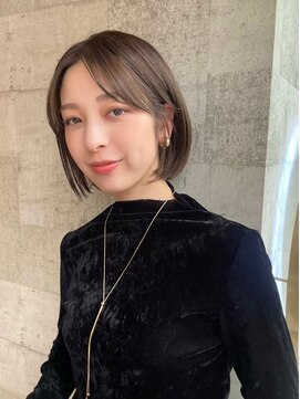 ザシー オモテサンドウ(The C) 20代30代40代ナチュラル大人可愛いレイヤースタイル