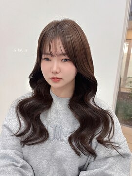 ヒン(HIN) くびれカット&ベージュカラー