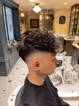 ルドローブラント 有楽町店(Ludlow Blunt) 【LUDLOW　BLUNT】フェードカット　メンズパーマ スペインカール