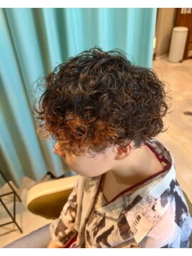 エプリ(epris) 刈り上げマッシュ×スパイラルパーマ