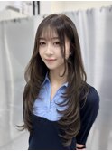 小顔ロングレイヤーカット顔周り秋グレージュカラー透明感カラー